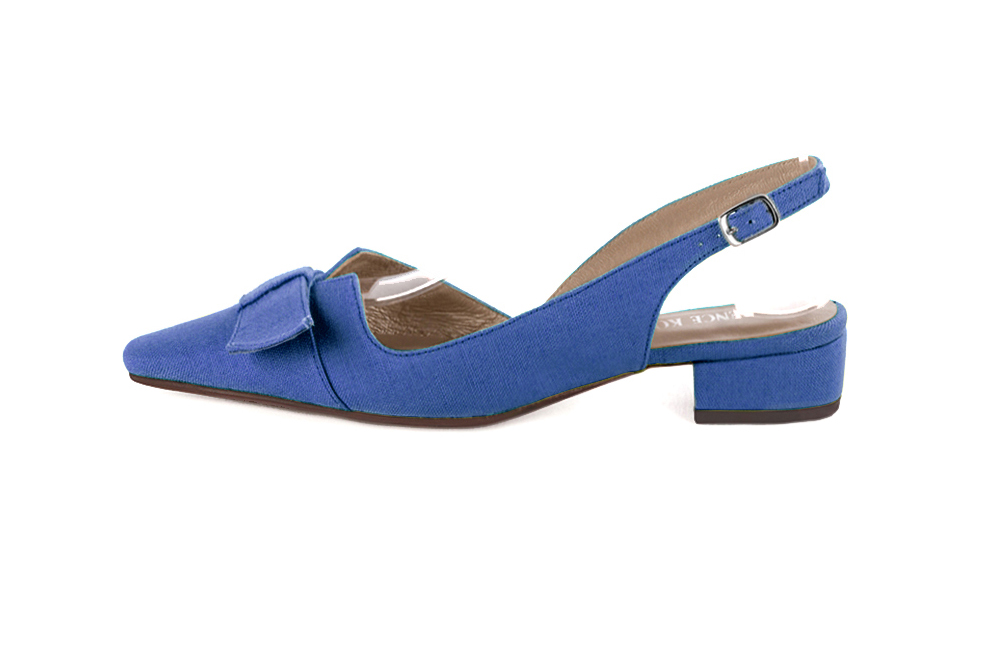 French elegance and refinement for these electric blue dress slingback shoes, with a knot, 
                available in many subtle leather and colour combinations. The pretty French spirit of this beautiful pump will accompany your steps nicely and comfortably.
To be personalized or not, with your materials and colors.  
                Matching clutches for parties, ceremonies and weddings.   
                You can customize these shoes to perfectly match your tastes or needs, and have a unique model.  
                Choice of leathers, colours, knots and heels. 
                Wide range of materials and shades carefully chosen.  
                Rich collection of flat, low, mid and high heels.  
                Small and large shoe sizes - Florence KOOIJMAN